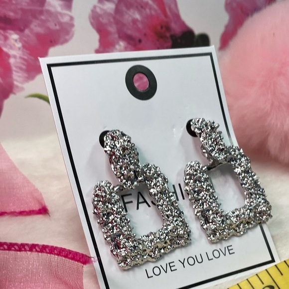 SILVER TEXTURED SQUARE STYLISH DROP EARRINGS - Picture 2 of 5